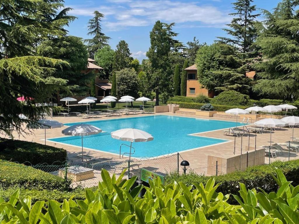 Casa Vittoria Sirmione Punta Gro Con Piscina Appartement Buitenkant foto