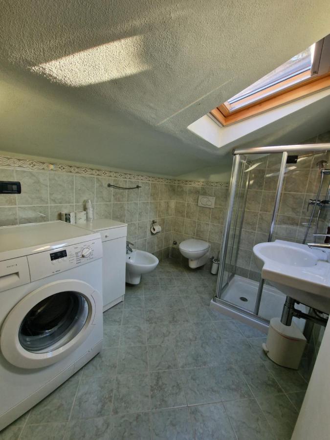 Casa Vittoria Sirmione Punta Gro Con Piscina Appartement Buitenkant foto