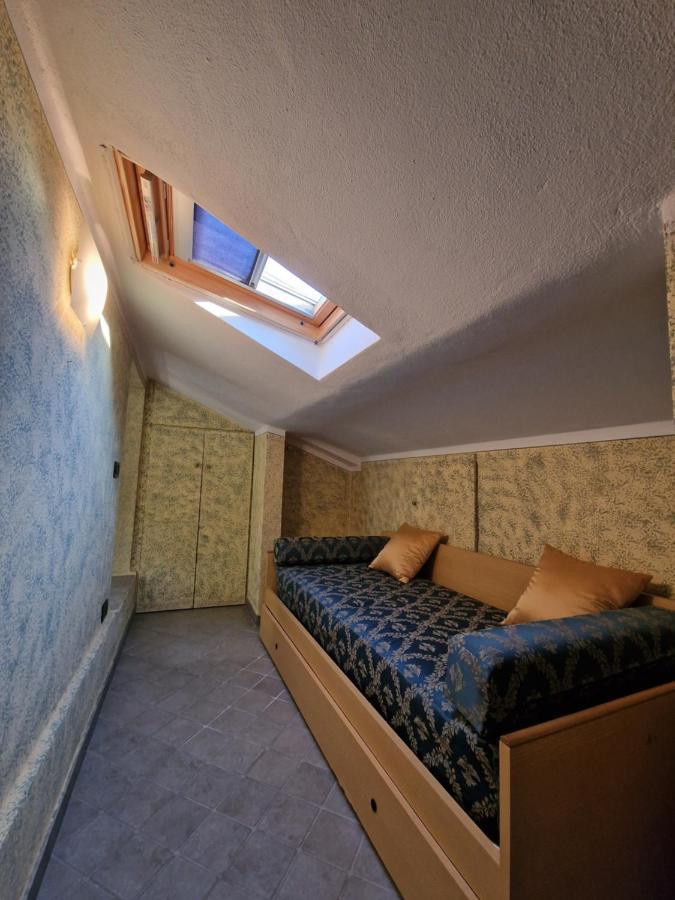 Casa Vittoria Sirmione Punta Gro Con Piscina Appartement Buitenkant foto